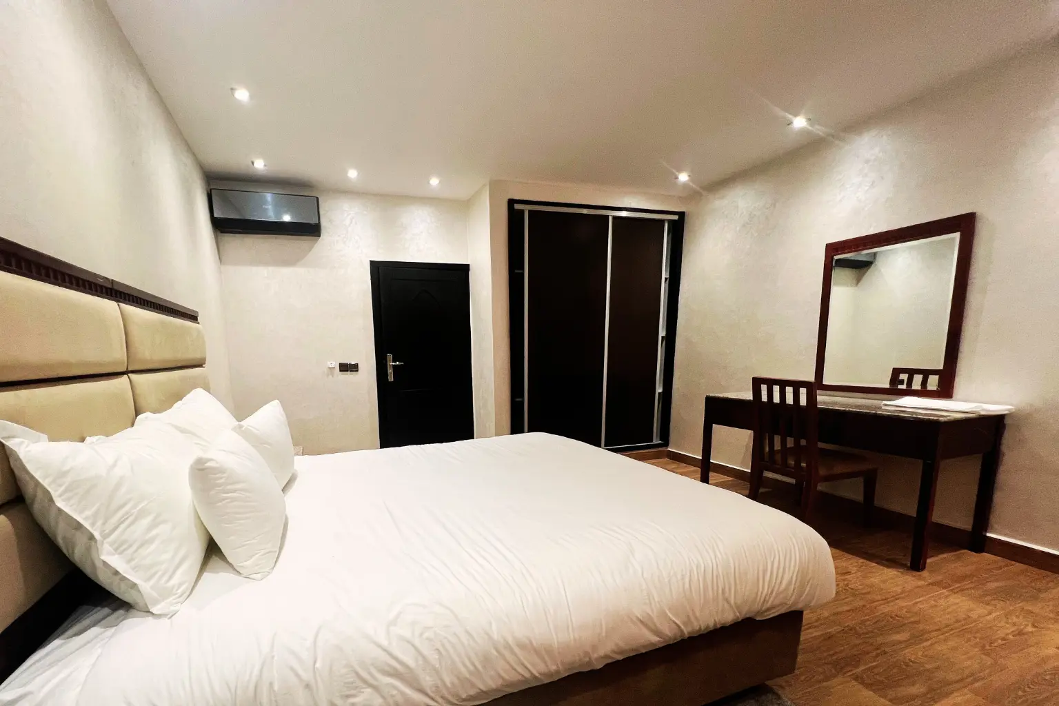 Chambre Double confort - Domaine Kasr Ennakhil – Domaine d’hôtes et Complexe evènementiel – Palmeraie Marrakech
